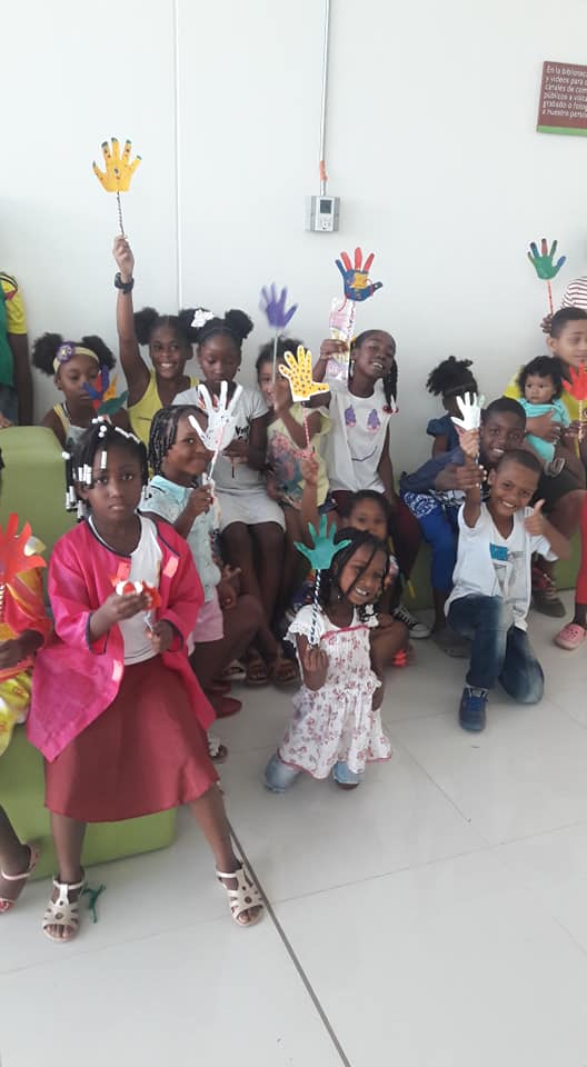 Manualidades – Niños Fundación Promodess